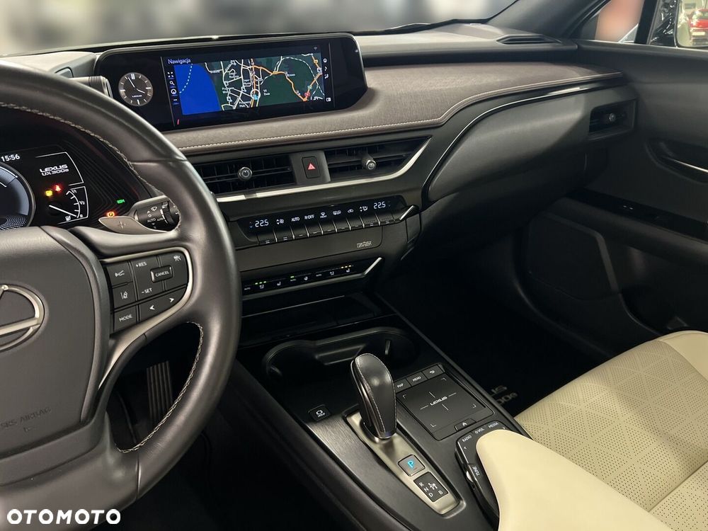 Lexus UX - 26