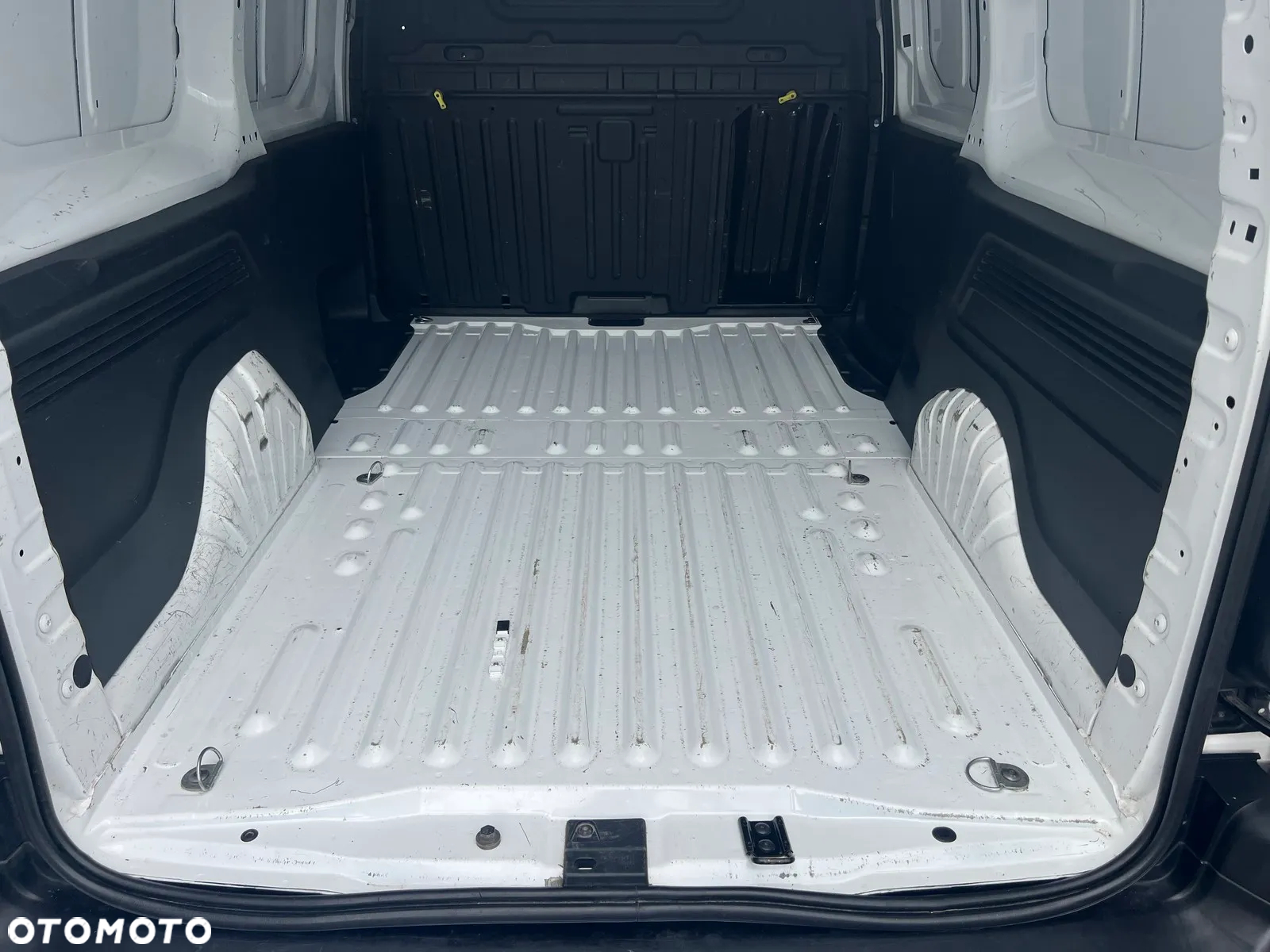 Peugeot Partner - 8