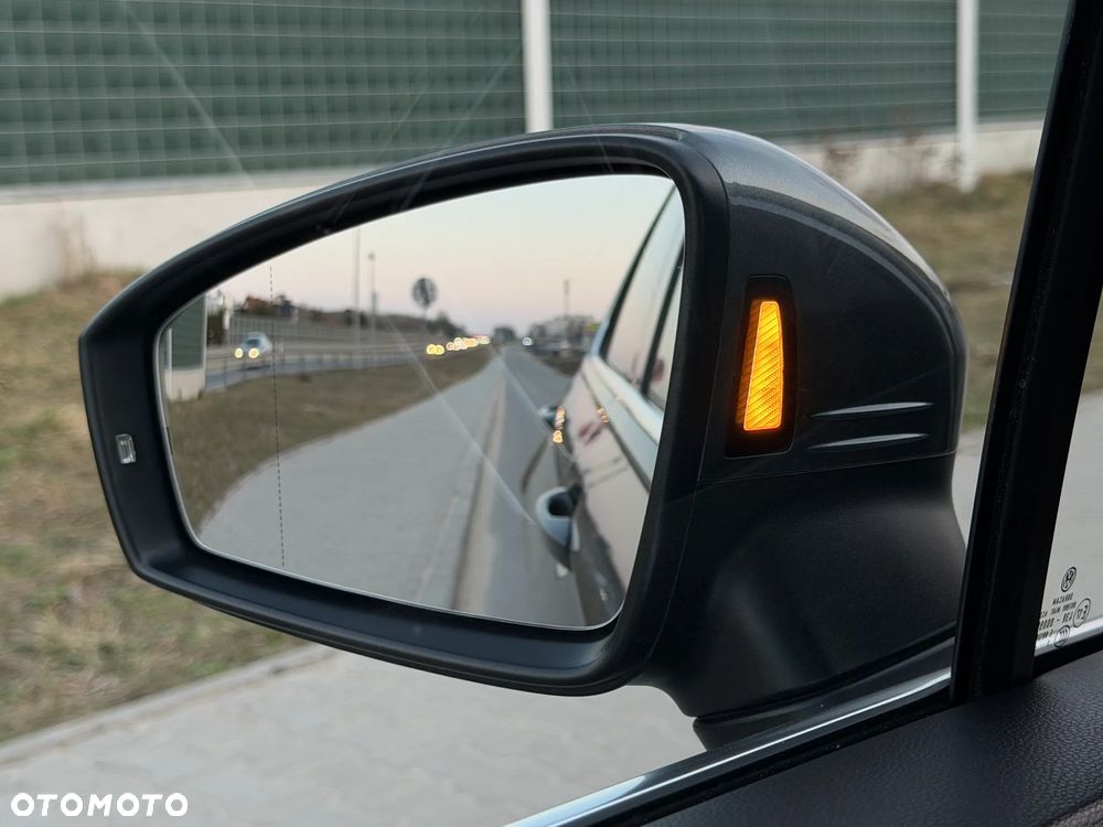 Volkswagen Tiguan - 30