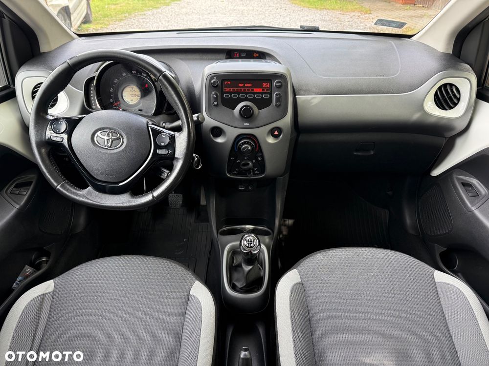 Toyota Aygo x-business - 30