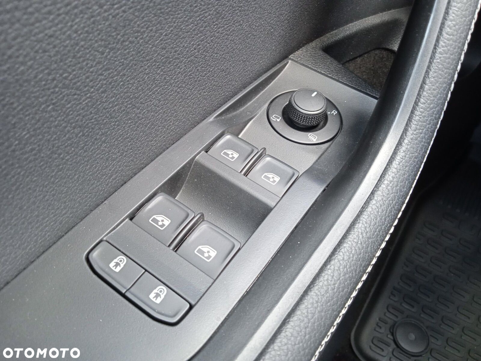 Skoda Superb 2.0 TDI SCR Style DSG - 24