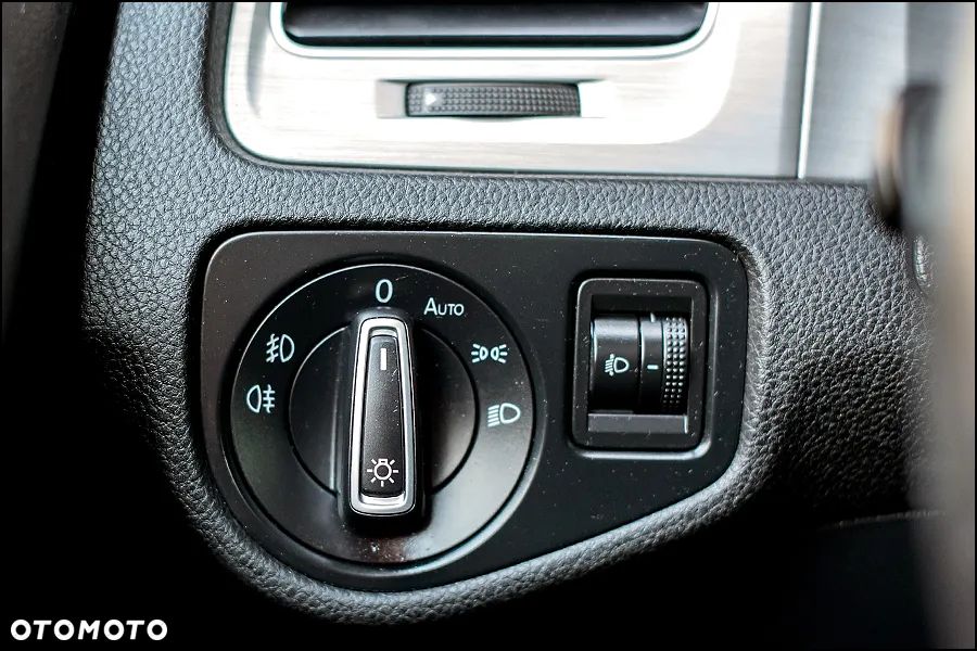 Volkswagen Golf - 33