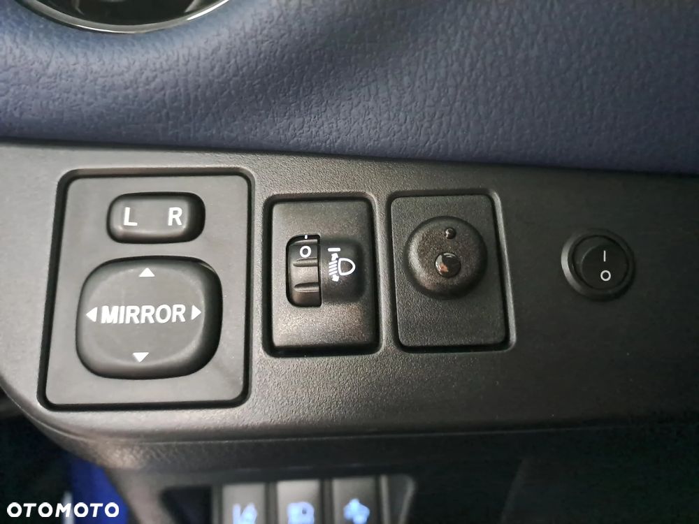 Toyota Yaris Hybrid 100 Selection Passion - 22