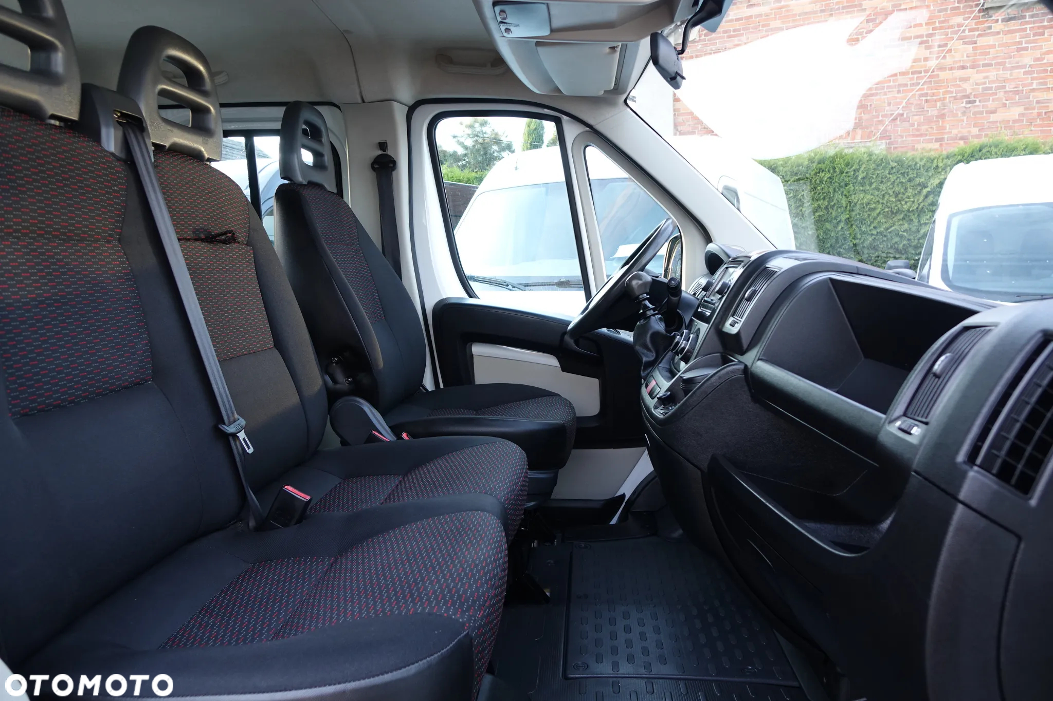Peugeot Boxer 3.0 180KM 7-osobowy DOKA + skrzynia ładunkowa - 6