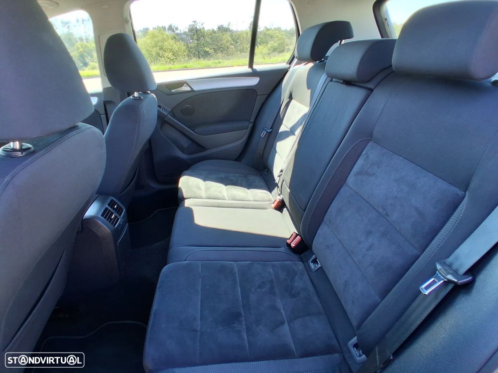 VW Golf 1.6 TDi Highline DSG - 15