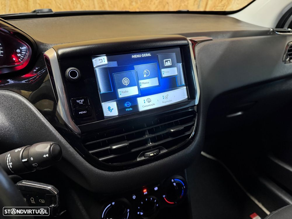 Peugeot 208 1.2 VTi Active - 19