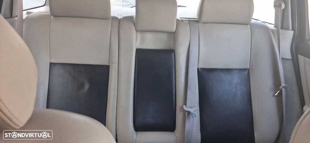 Ford Mondeo SW 2.0 TDCi Ghia - 14