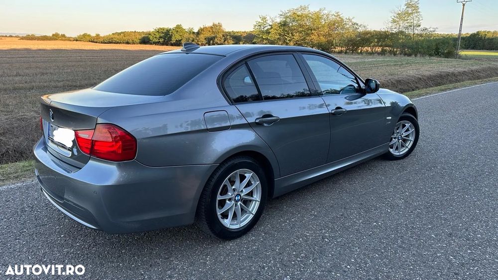 BMW Seria 3 320d xDrive DPF - 1