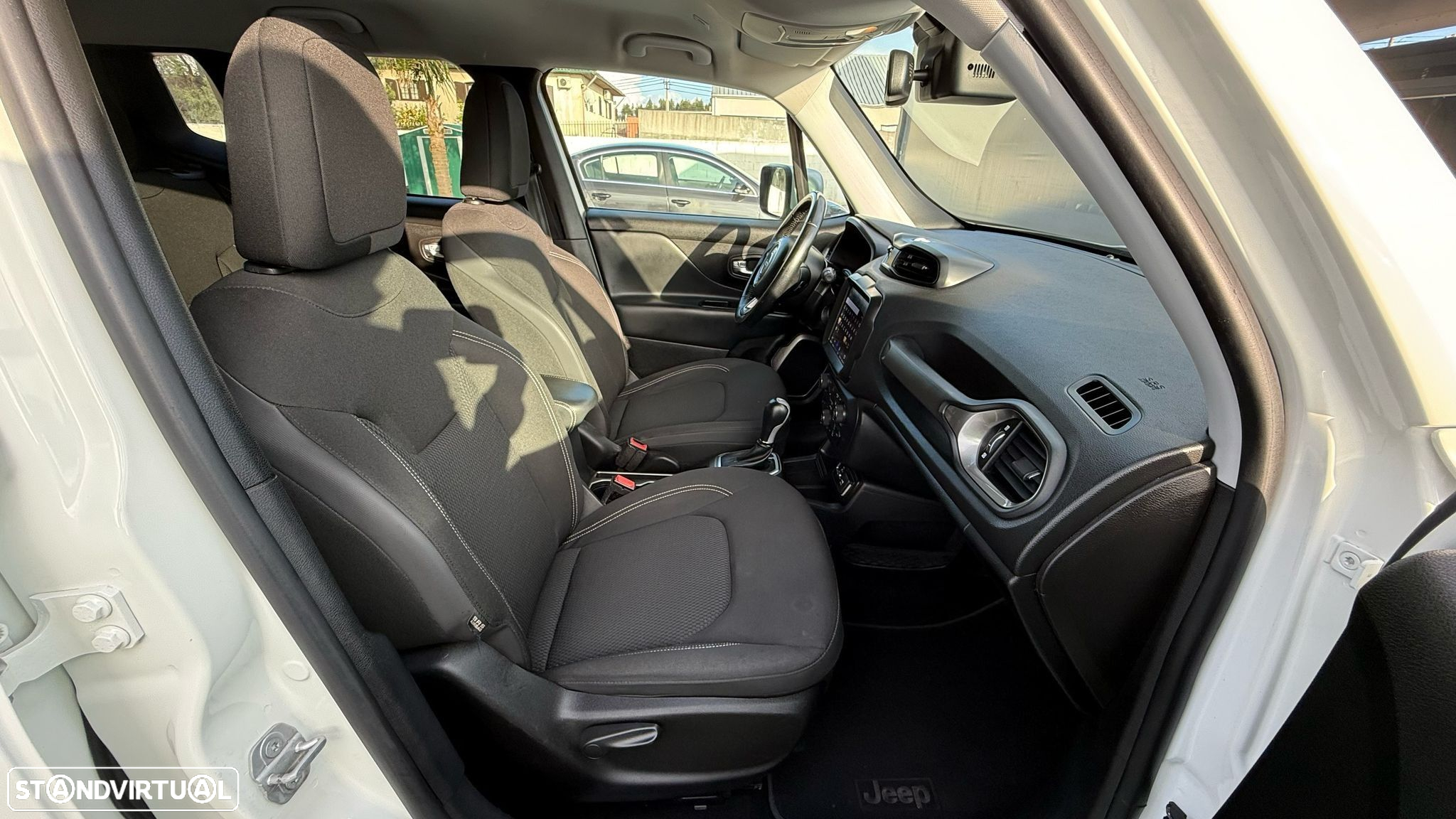 Jeep Renegade 1.6 MJD Limited DCT - 17