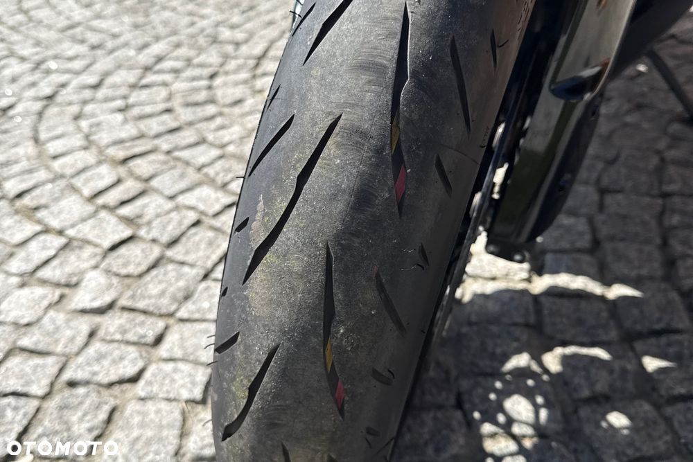 Suzuki GSX-R - 15