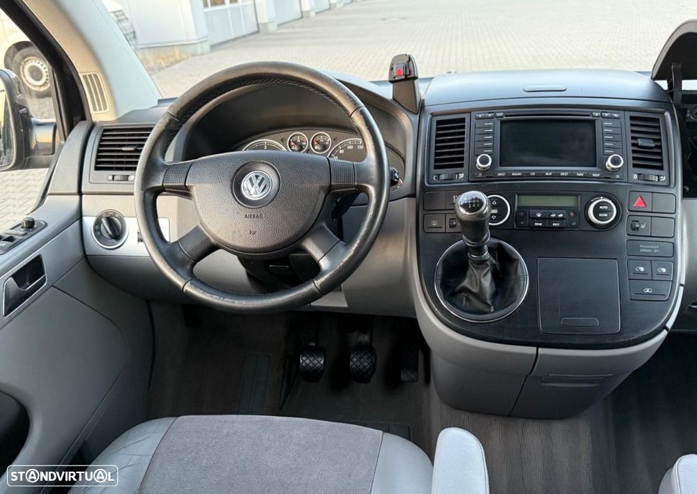 VW Multivan 2.5 TDi Highline - 10