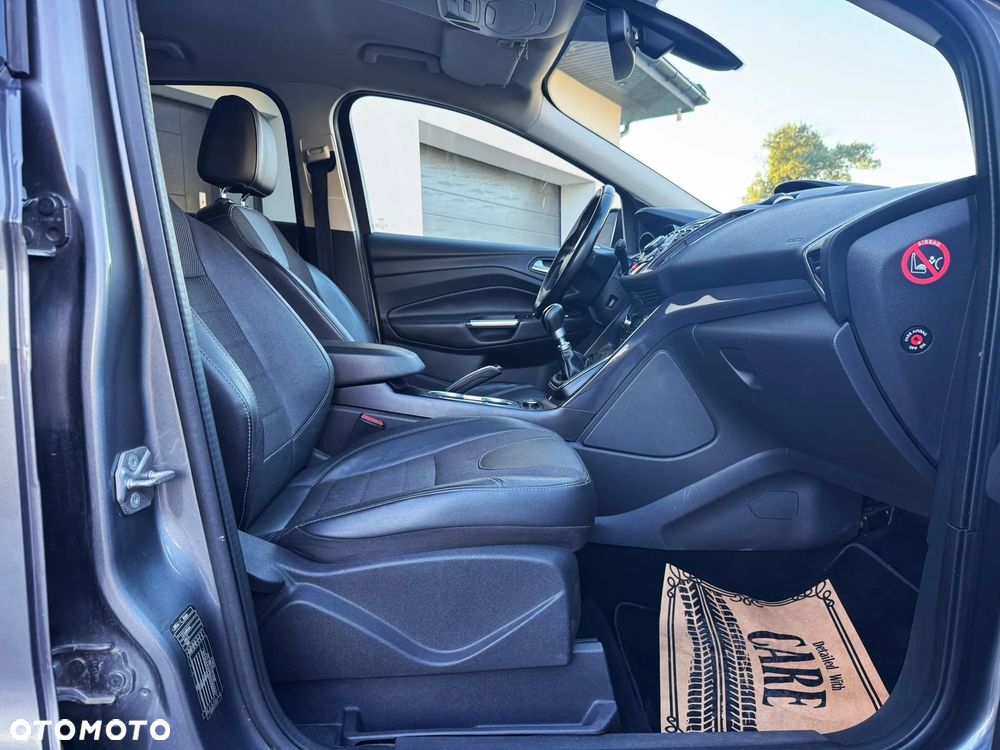 Ford Kuga 1.6 EcoBoost 2x4 Titanium - 22