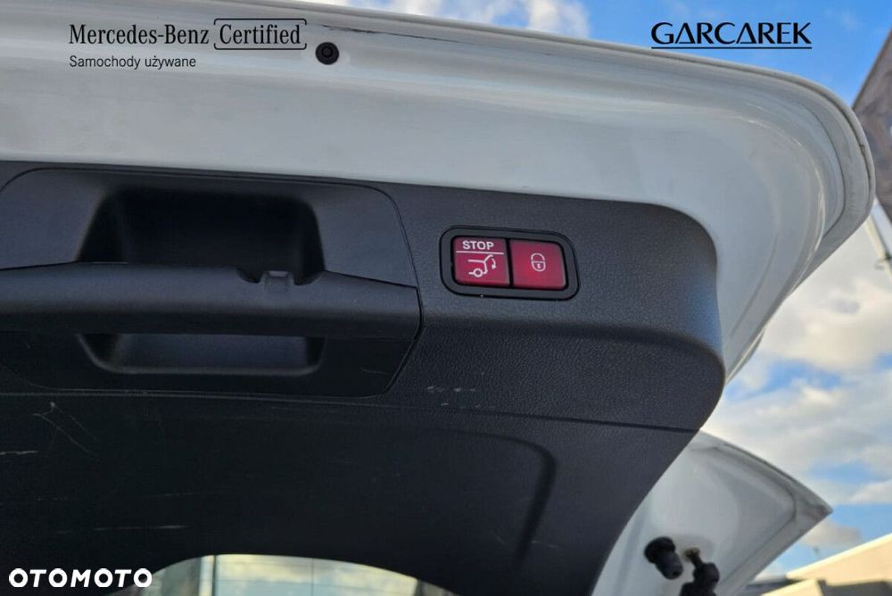 Mercedes-Benz GLB - 11