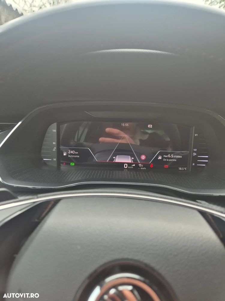 Skoda Octavia 2.0 TDI DSG RS - 9