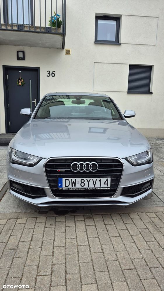 Audi A4 Limousine - 4