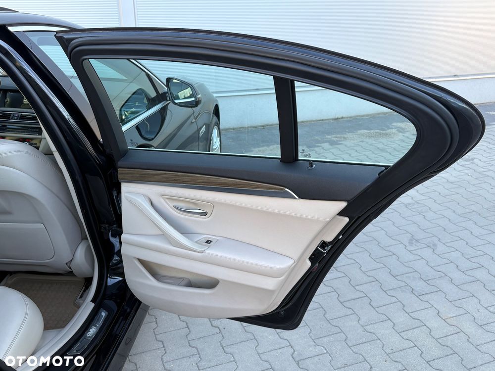 BMW Seria 5 520d xDrive Modern Line - 33