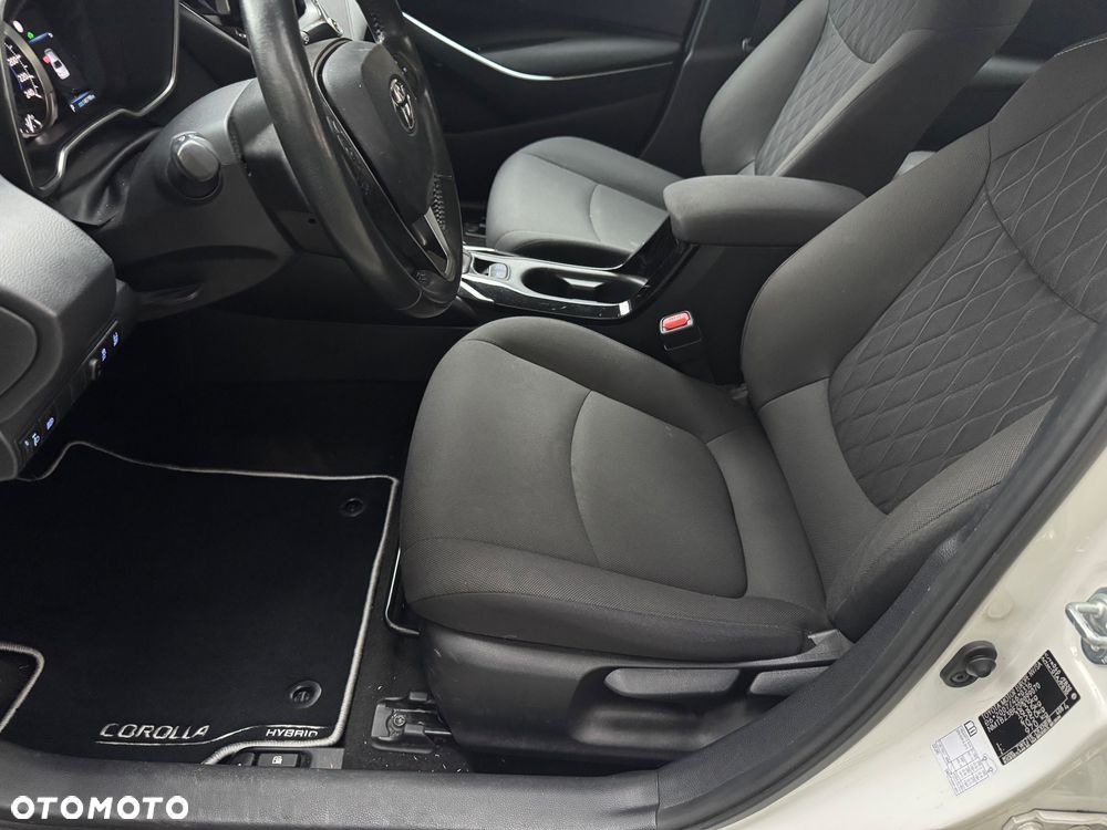 Toyota Corolla 1.8 Hybrid Comfort - 29