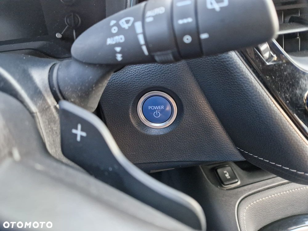 Toyota Corolla 2.0 Hybrid Executive - 24