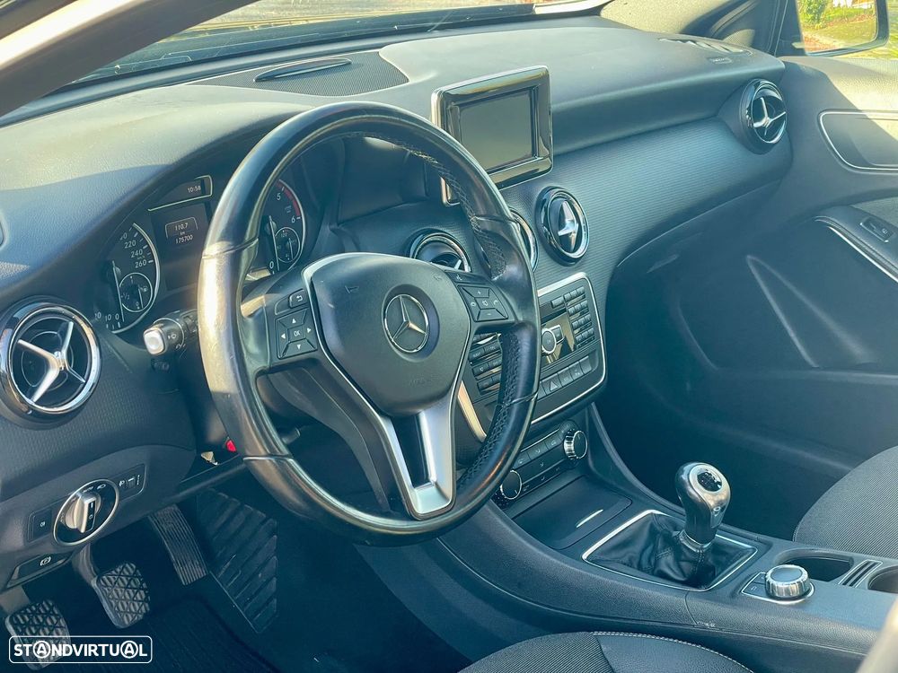 Mercedes-Benz A 180 CDI (BlueEFFICIENCY) Urban - 2