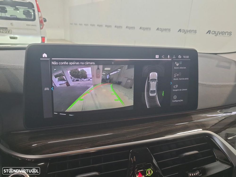 BMW 530 e Line Luxury - 7