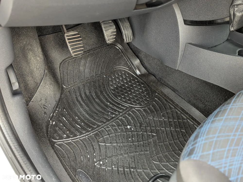 Renault Clio - 24