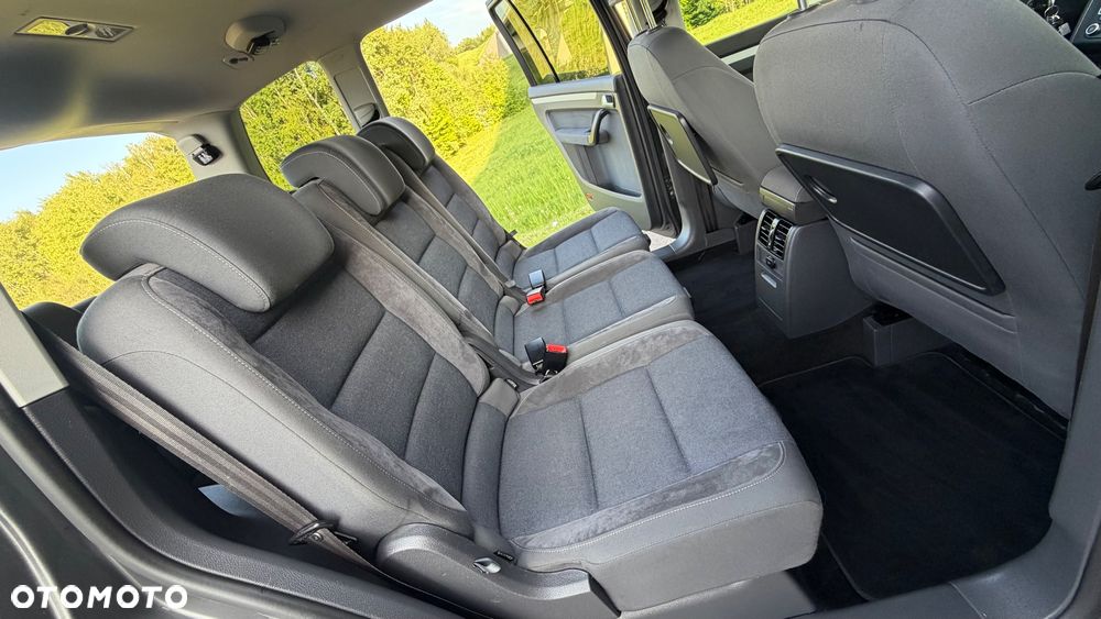 Volkswagen Touran 2.0 TDI DPF STYLE - 29