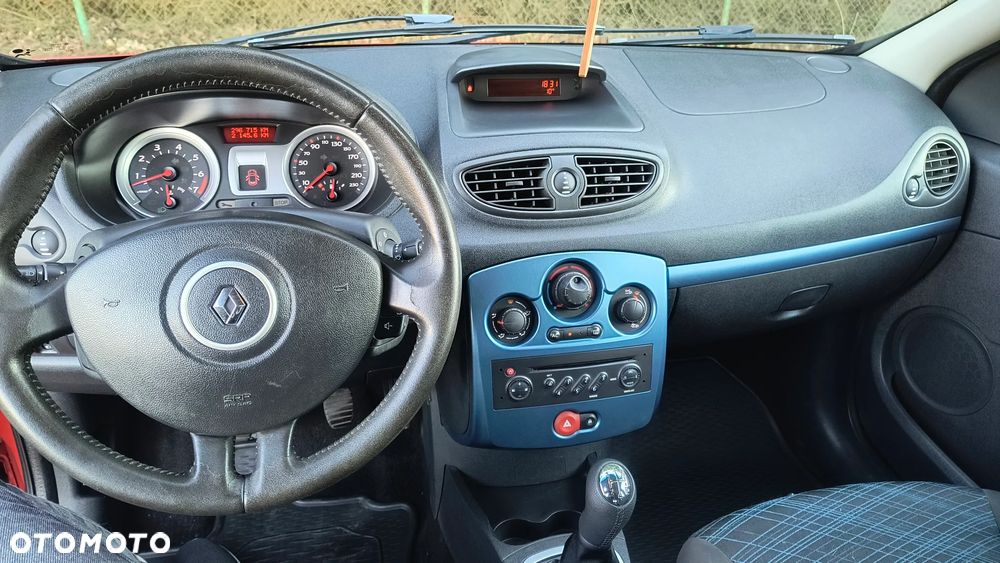 Renault Clio 1.2 16V Authentique - 15