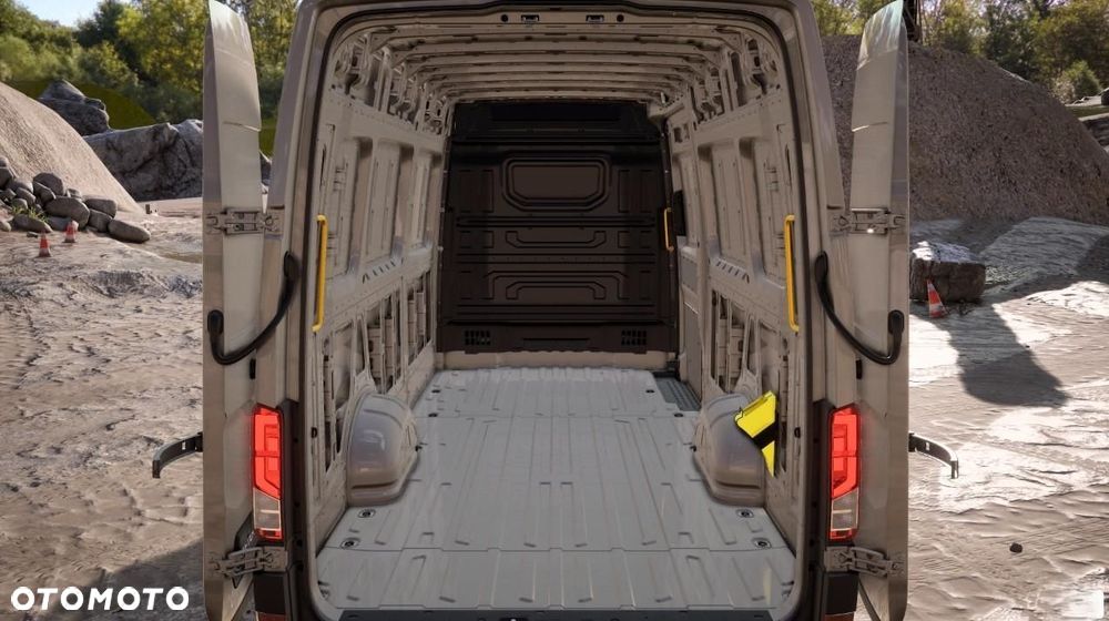 Volkswagen Crafter - 12