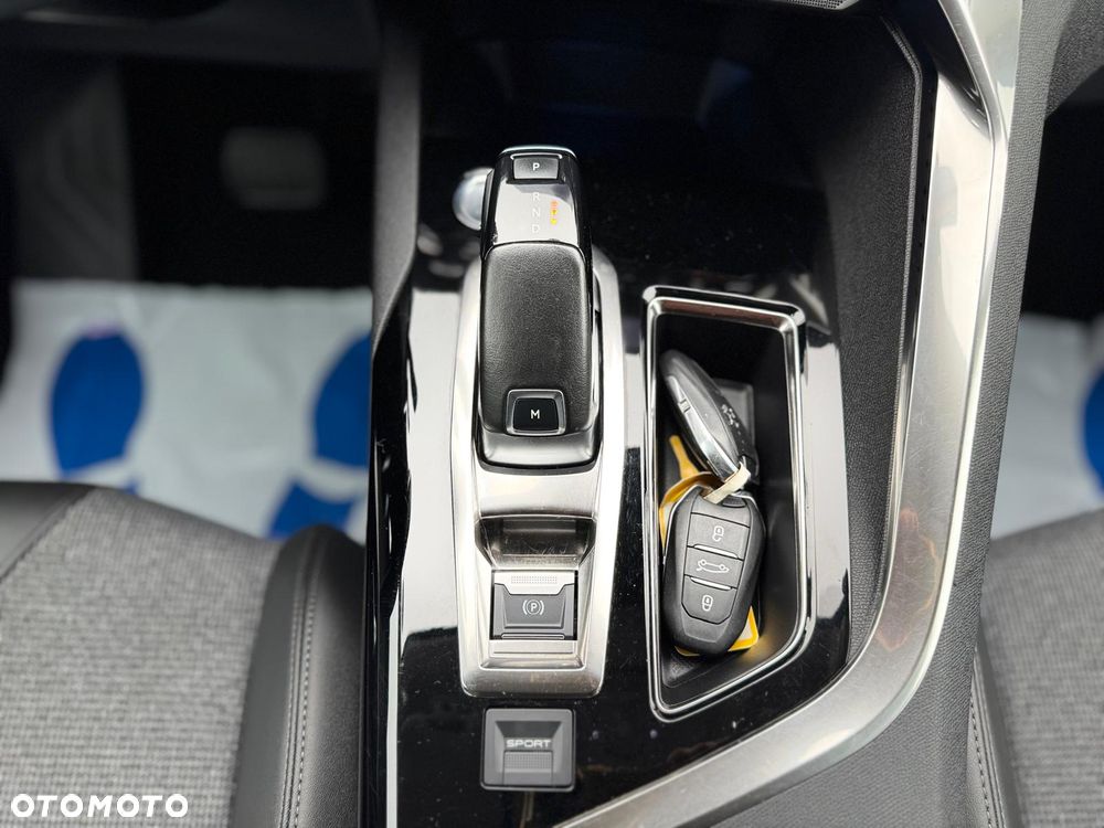 Peugeot 5008 BlueHDi 130 EAT8 Allure - 21