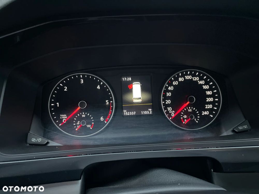 Volkswagen Multivan - 13