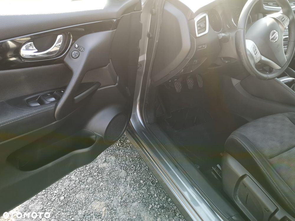 Nissan Qashqai 1.2 DIG-T N-Connecta EU6 - 22