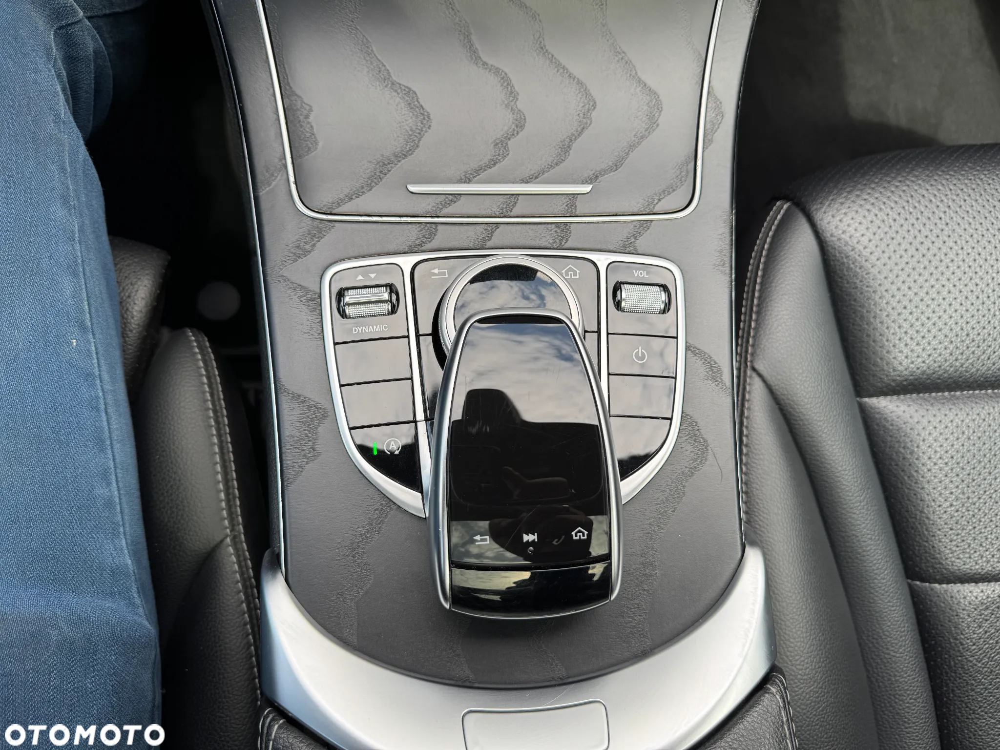 Mercedes-Benz Klasa C 300 4Matic T 9G-TRONIC - 29