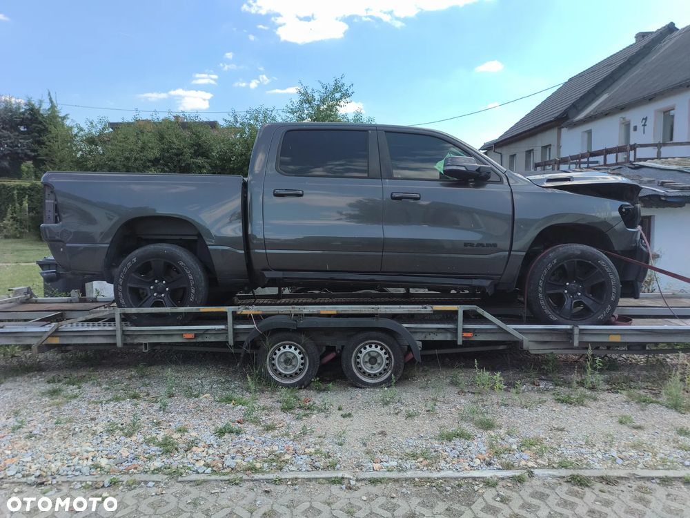 Dodge RAM - 1
