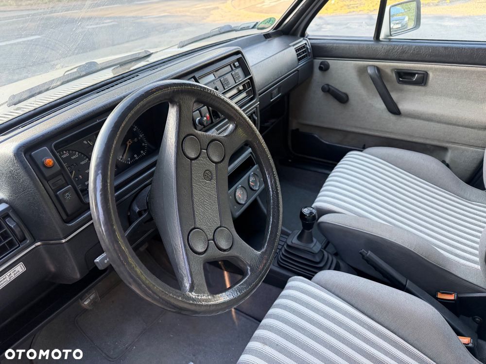 Volkswagen Jetta - 13