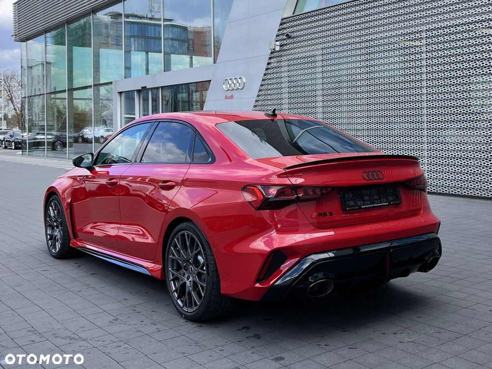 Audi RS3 Limousine - 4