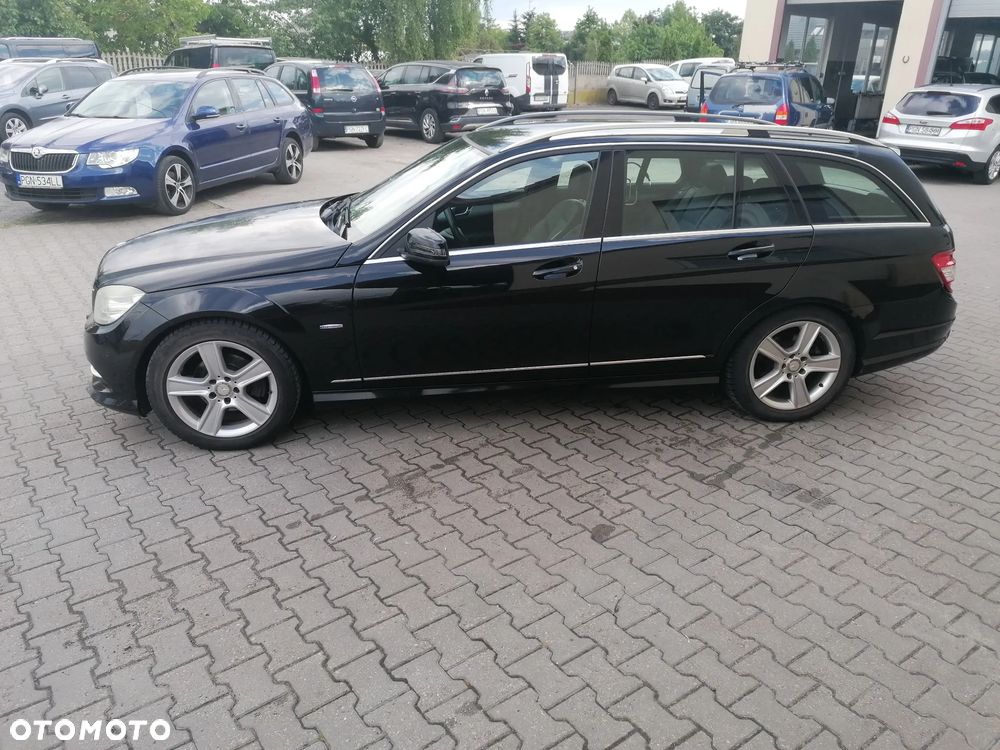 Mercedes-Benz Klasa C 220 CDI DPF (BlueEFFICIENCY) Avantgarde - 4