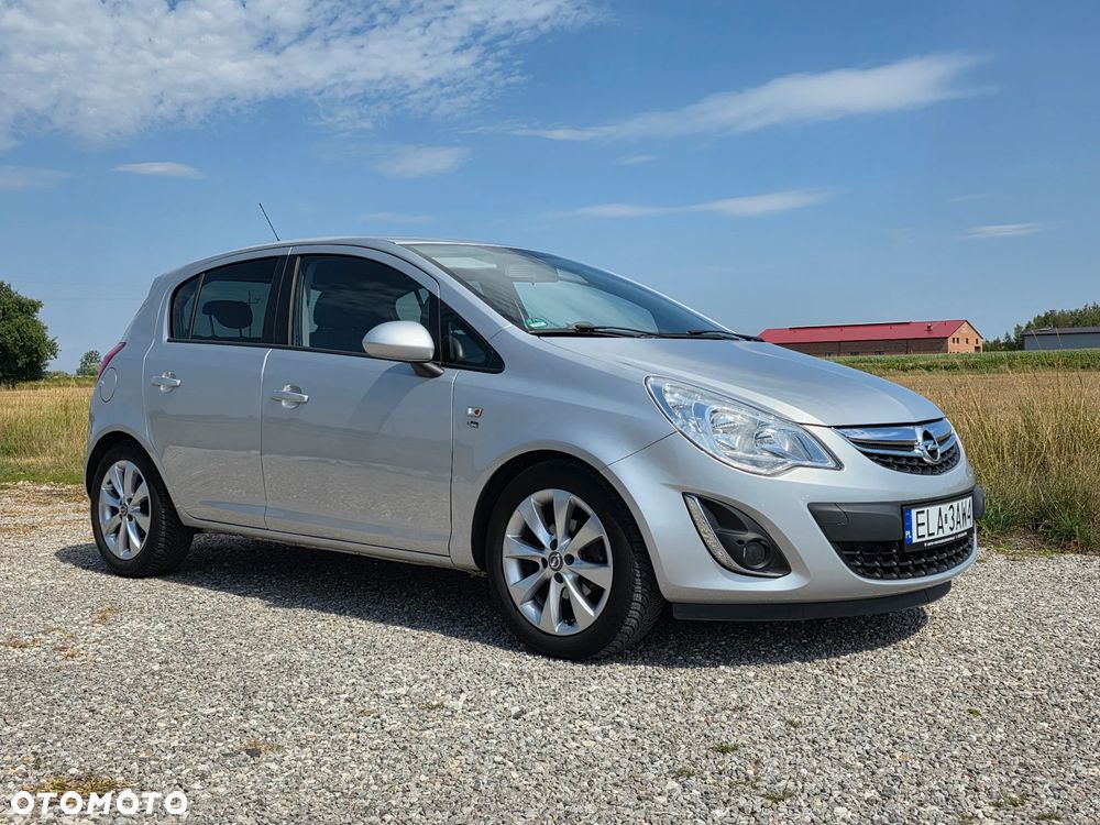 Opel Corsa 1.4 16V 150 Jahre - 12