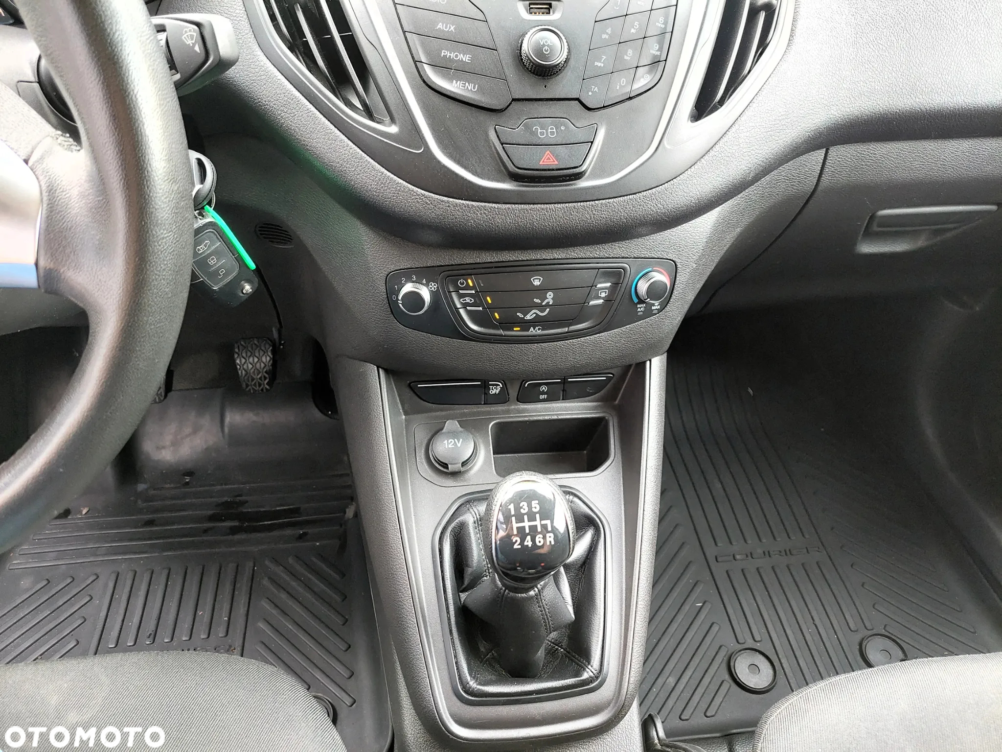Ford COURIER - 11