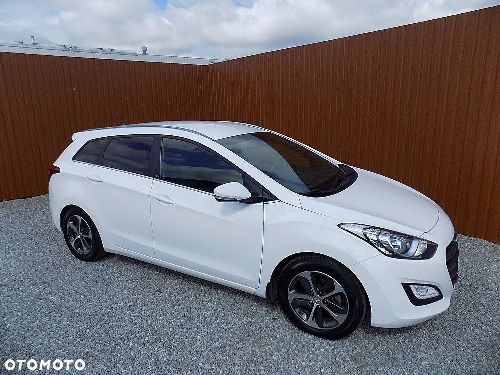Hyundai i30 1.6 GDI BlueDrive Go DCT - 30