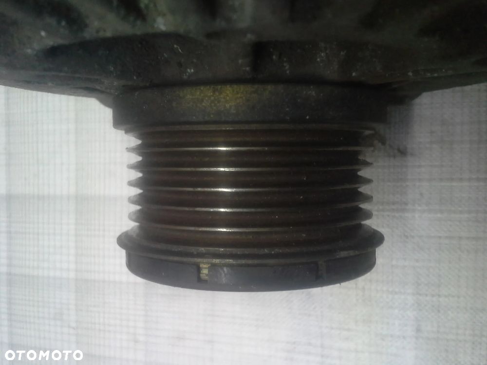 Peugeot 207 1.6 HDi alternator Valeo 9646321780  2542924A  TG15C053 - 3