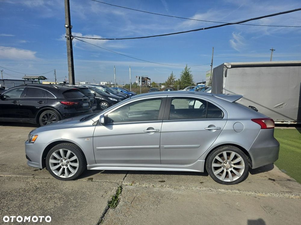 Mitsubishi Lancer 1.5 - 8