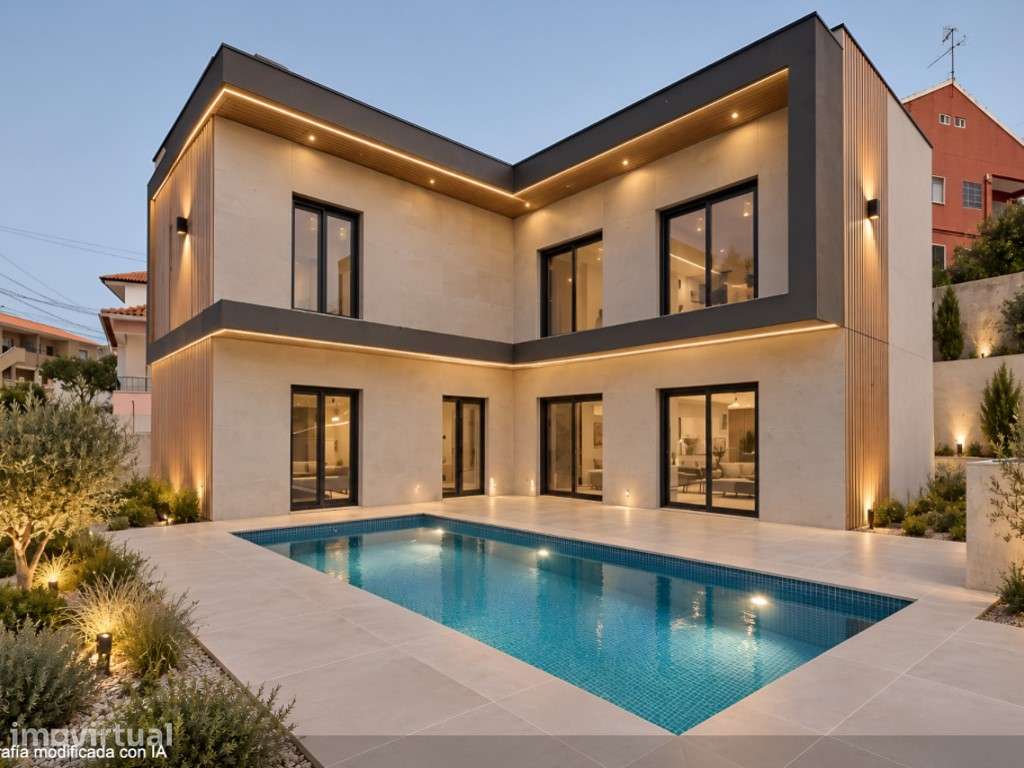 Moradia T4 de Arquitetura Contemporânea com Piscina