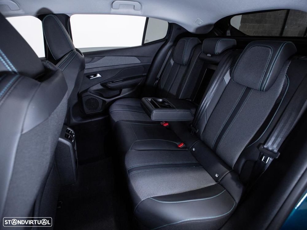 Peugeot 408 1.2 Hybrid Allure e-DCS6 - 11