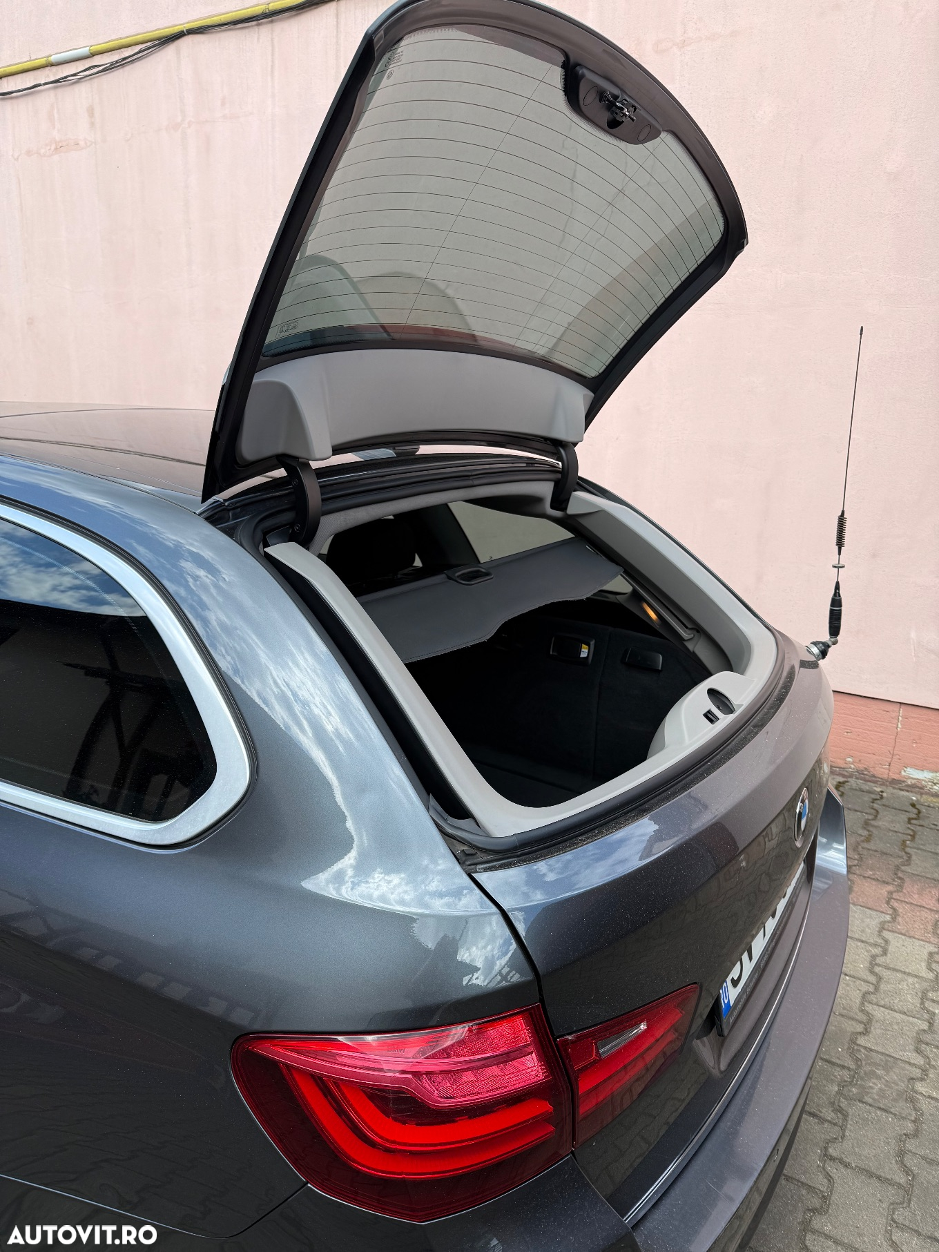 BMW Seria 5 520d xDrive AT - 13