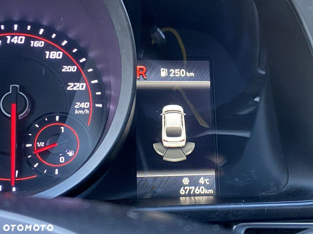 Hyundai Elantra - 22