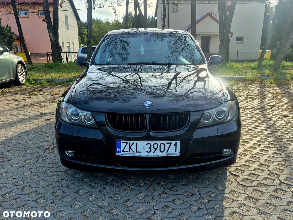 BMW Seria 3 320i - 3