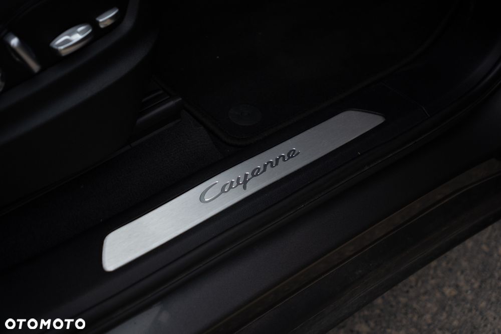 Porsche Cayenne - 21
