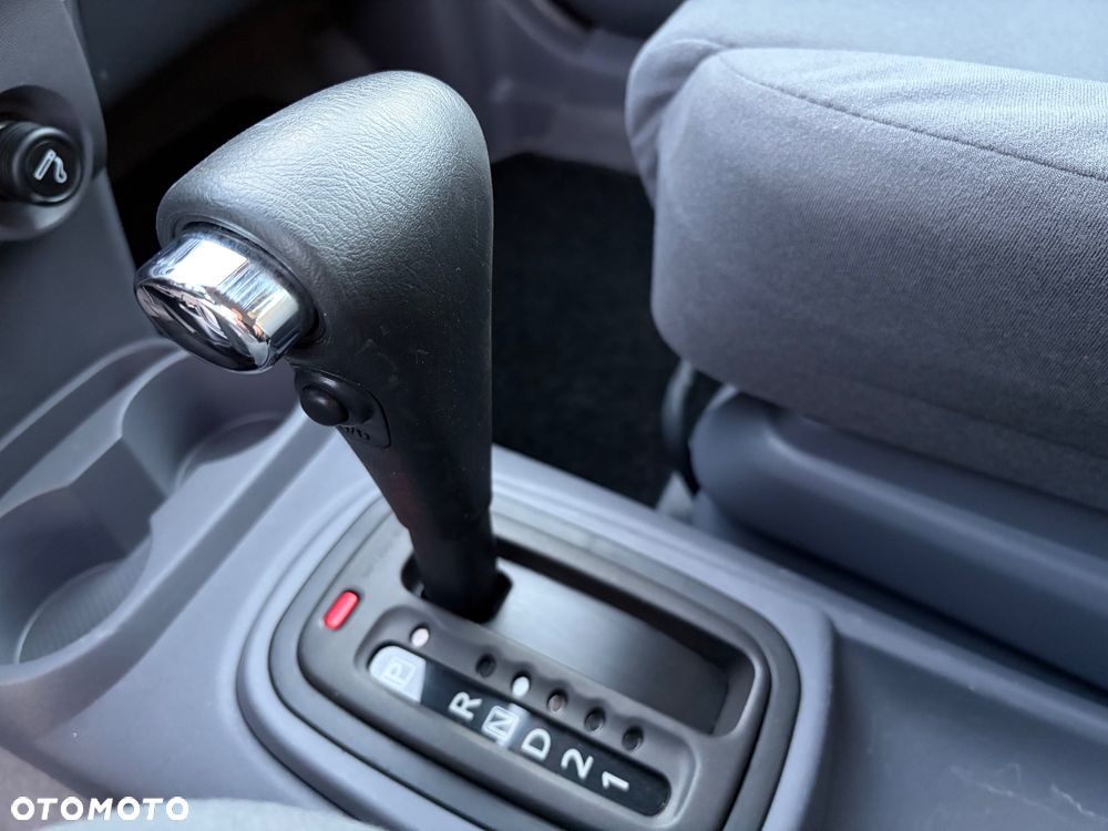 Nissan Almera Tino acenta PLUS - 17