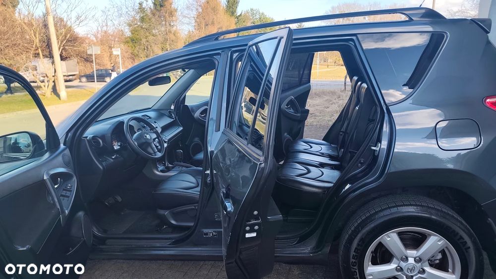Toyota RAV4 2.0 4x4 Automatik Executive - 23