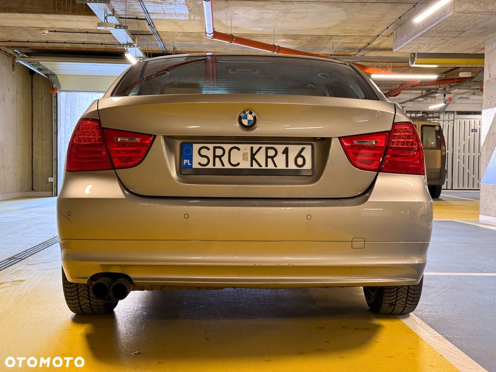 BMW Seria 3 325i - 22